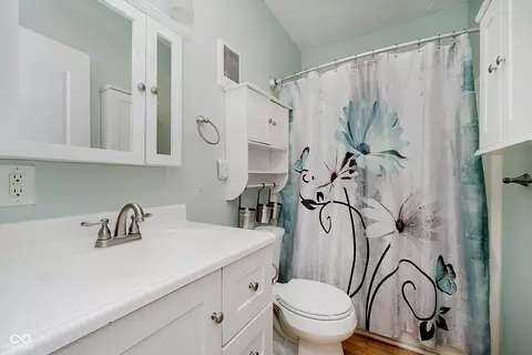 Bath - 9135 E 256th St, Arcadia, IN 46030 photo 4 of 4