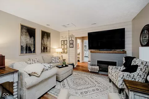 Living - 9135 E 256th St, Arcadia, IN 46030 photo 1 of 2