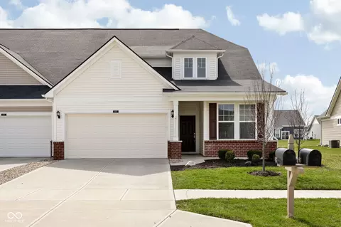 887 Tuxedo Dr, Westfield, IN 46074
