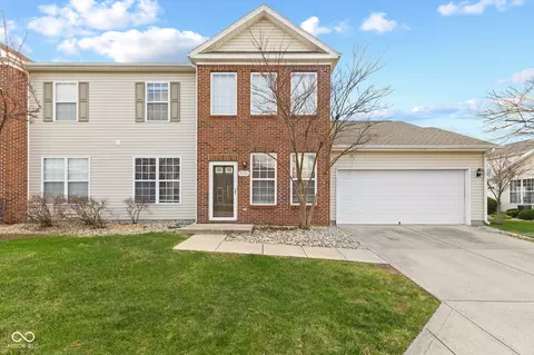 9731 Green Knoll Dr, Noblesville, IN 46060