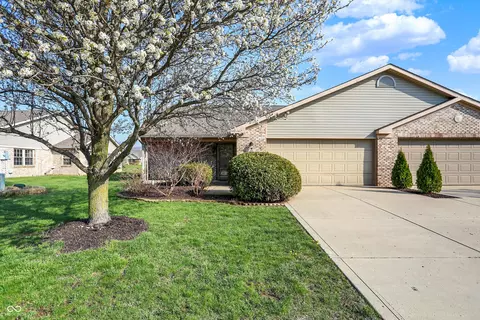 378 Camellia Ln, Bargersville, IN 46106