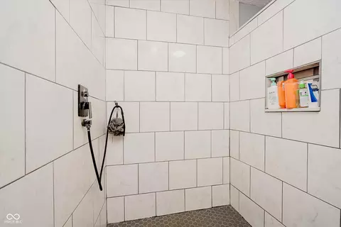 Bath - 9131 E 256th St, Arcadia, IN 46030 photo 2 of 3