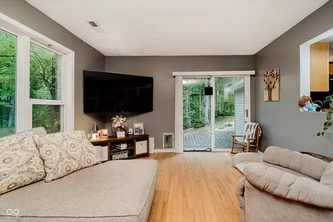 Living - 9131 E 256th St, Arcadia, IN 46030 photo 3 of 4