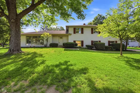 8433 Sunset Ln, Indianapolis, IN 46260
