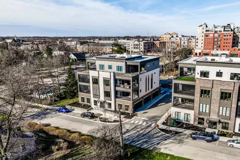 728 Pawnee Rd #2N, Carmel, IN 46032
