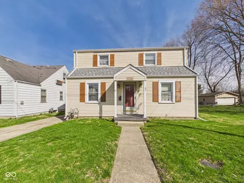 2230 W 8th St, Anderson, IN 46016