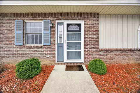896 E Sherwood Hills Dr, Bloomington, IN 47401