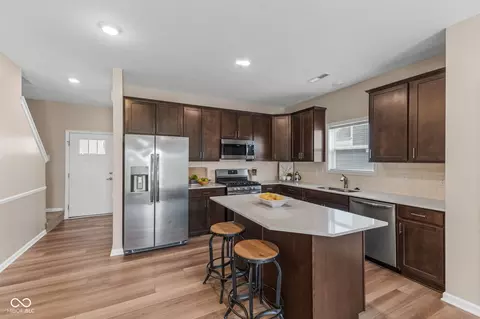 Kitchen - 2064 Maplewood Ln, Pendleton, IN 46064 photo 2 of 3