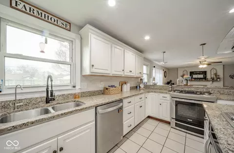 Kitchen - 108 Ladino Ln, Pendleton, IN 46064 photo 3 of 5