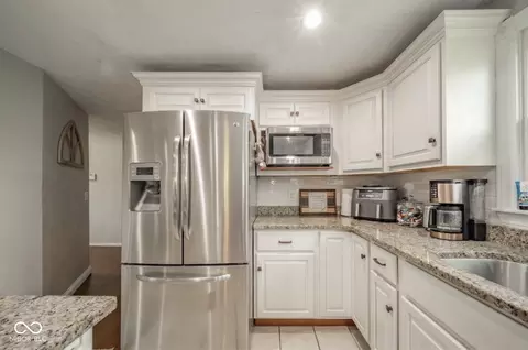 Kitchen - 108 Ladino Ln, Pendleton, IN 46064 photo 4 of 5