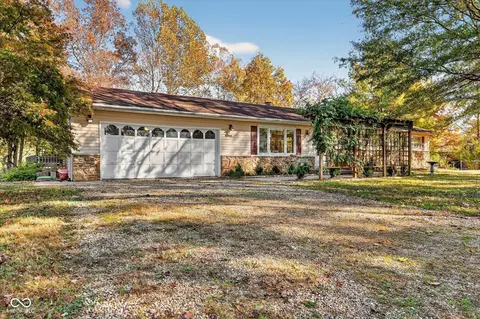 9245 E Woodview Dr, Bloomington, IN 47401 photo 3
