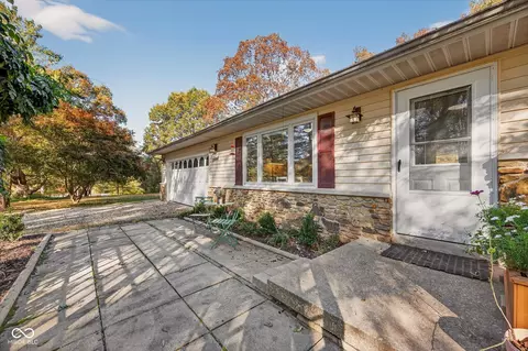 9245 E Woodview Dr, Bloomington, IN 47401 photo 5
