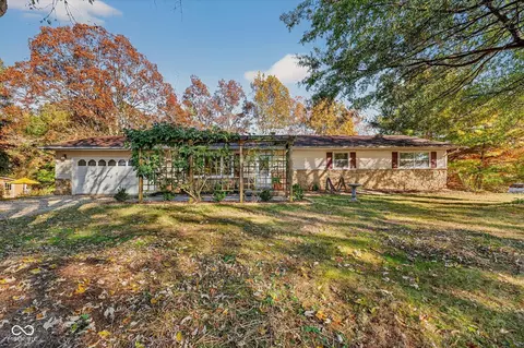 9245 E Woodview Dr, Bloomington, IN 47401