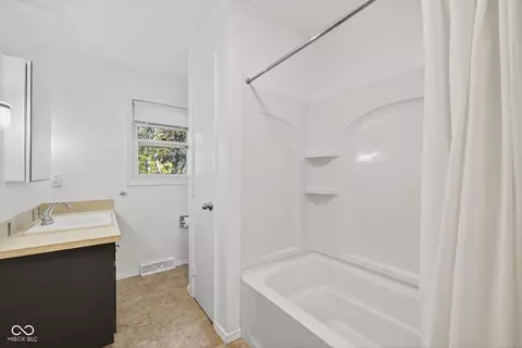 9245 E Woodview Dr, Bloomington, IN 47401 photo 13