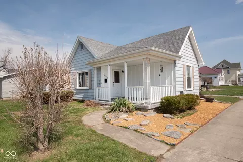 608 E Columbia St, Flora, IN 46929