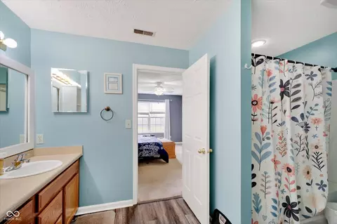Bath - 2428 Foxtail Dr, Plainfield, IN 46168 photo 1 of 3