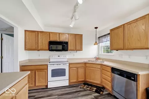 Kitchen - 2428 Foxtail Dr, Plainfield, IN 46168 photo 1 of 2