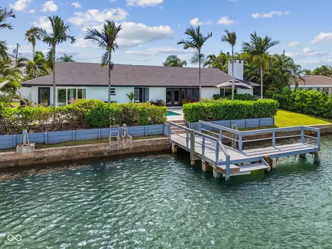 221 Howard Dr, Belleair Beach, FL 33786