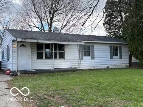 1805 E Carver Dr, Muncie, IN 47303