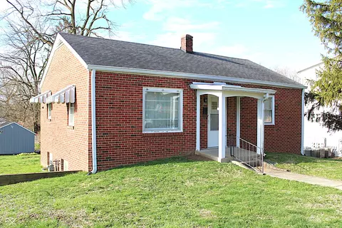181 W Broadway St, Danville, IN 46122
