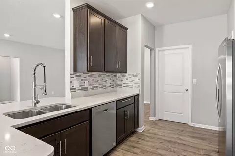 Kitchen - 354 Limerick Ln, Pendleton, IN 46064 photo 5 of 7