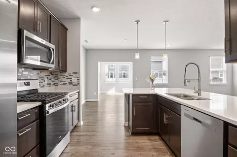 Kitchen - 354 Limerick Ln, Pendleton, IN 46064 photo 4 of 7