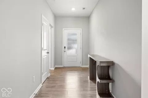 Entry Way - 354 Limerick Ln, Pendleton, IN 46064 photo 2 of 4