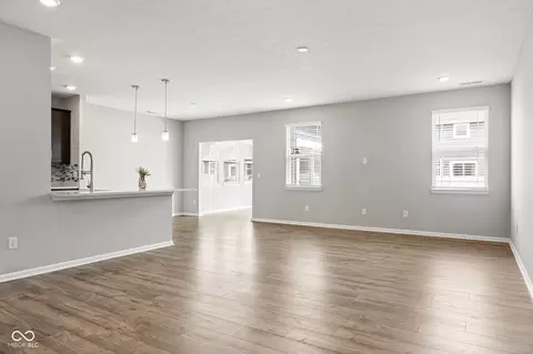 Living - 354 Limerick Ln, Pendleton, IN 46064 photo 4 of 7