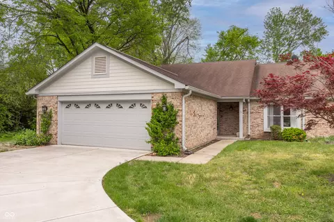 5204 Whipple Wood Ct, Indianapolis, IN 46226
