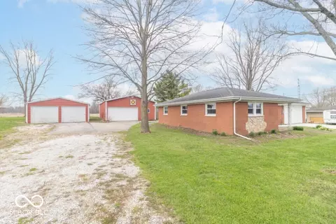 3215 E Brown Rd, New Castle, IN 47362 photo 3