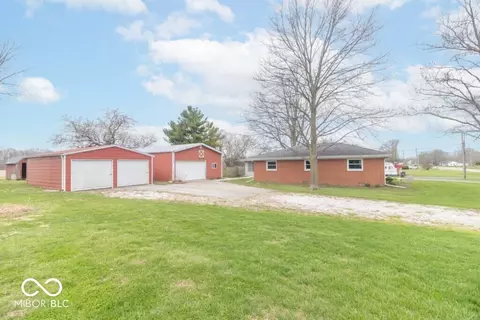 3215 E Brown Rd, New Castle, IN 47362 photo 4