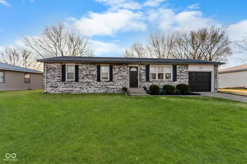 620 N Jackson Park Dr, Seymour, IN 47274