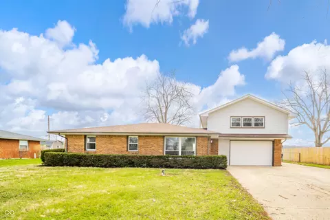 5618 Harmeson Dr, Anderson, IN 46013