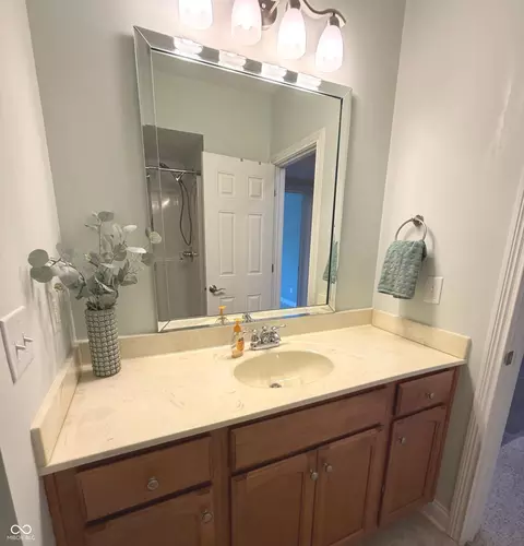 Bath - 736 Willow Pointe Dr N, Plainfield, IN 46168 photo 7 of 7