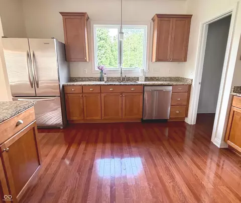 Kitchen - 736 Willow Pointe Dr N, Plainfield, IN 46168 photo 6 of 7