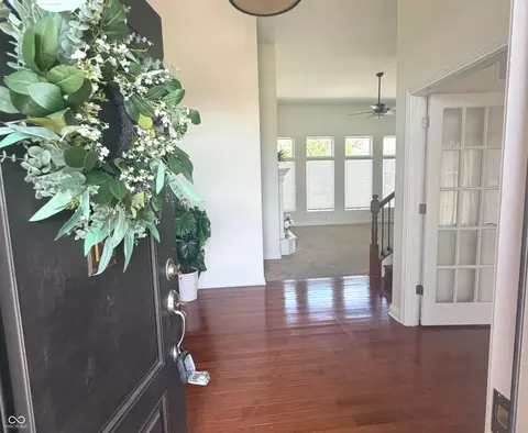 Entry Way - 736 Willow Pointe Dr N, Plainfield, IN 46168 photo 2 of 4