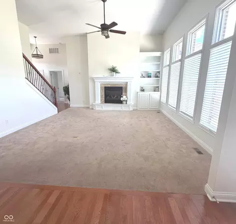 Living - 736 Willow Pointe Dr N, Plainfield, IN 46168 photo 2 of 6