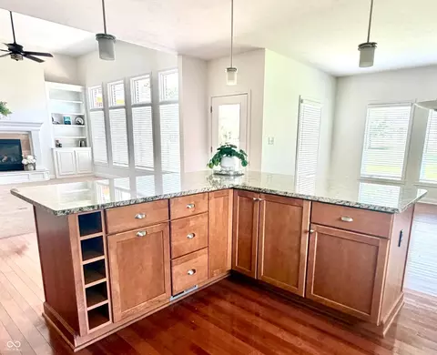 Kitchen - 736 Willow Pointe Dr N, Plainfield, IN 46168 photo 1 of 7
