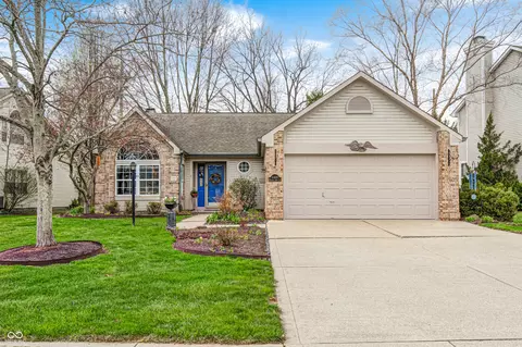 6468 Hunters Green Ln, Indianapolis, IN 46278