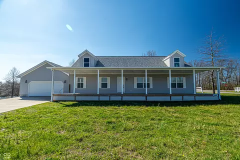 844 Ben Franklin St, Cloverdale, IN 46120