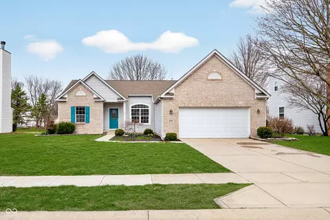 6264 Saddletree Dr, Zionsville, IN 46077
