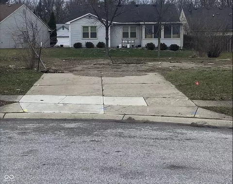 10024 Park Glen Ct, Indianapolis, IN 46229