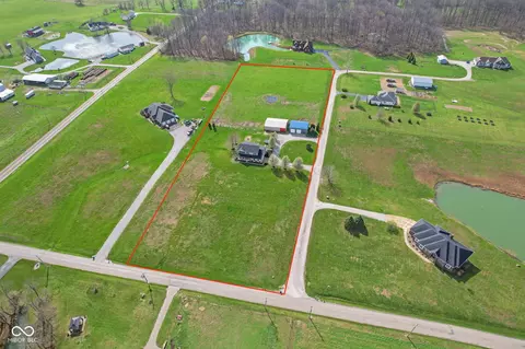 9033 W Koger Ln, Martinsville, IN 46151