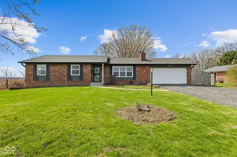 1154 Mullinix Rd, Greenwood, IN 46143