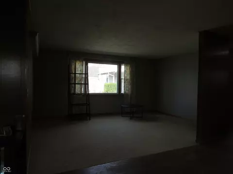 Living - 825 Jackson St, Hope, IN 47246 photo 6 of 6