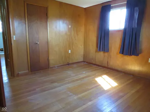 Bedroom - 825 Jackson St, Hope, IN 47246 photo 2 of 6