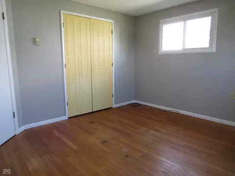 Bedroom - 825 Jackson St, Hope, IN 47246 photo 5 of 6
