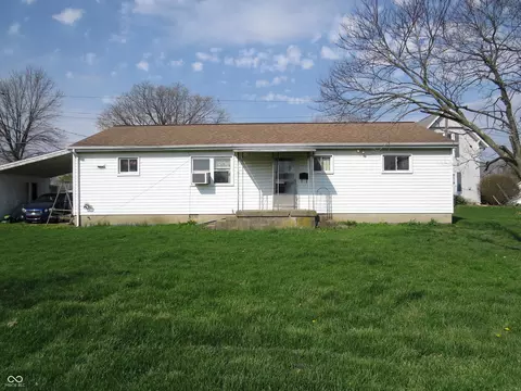 825 Jackson St, Hope, IN 47246