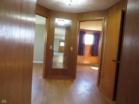 Entry Way - 825 Jackson St, Hope, IN 47246 photo 4 of 6