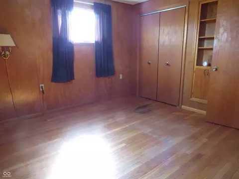 Bedroom - 825 Jackson St, Hope, IN 47246 photo 3 of 6
